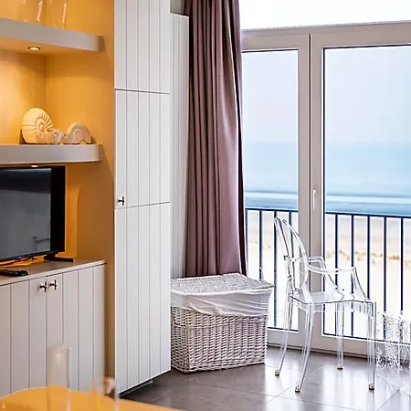 Hotel On The Coast With Access Koksijde